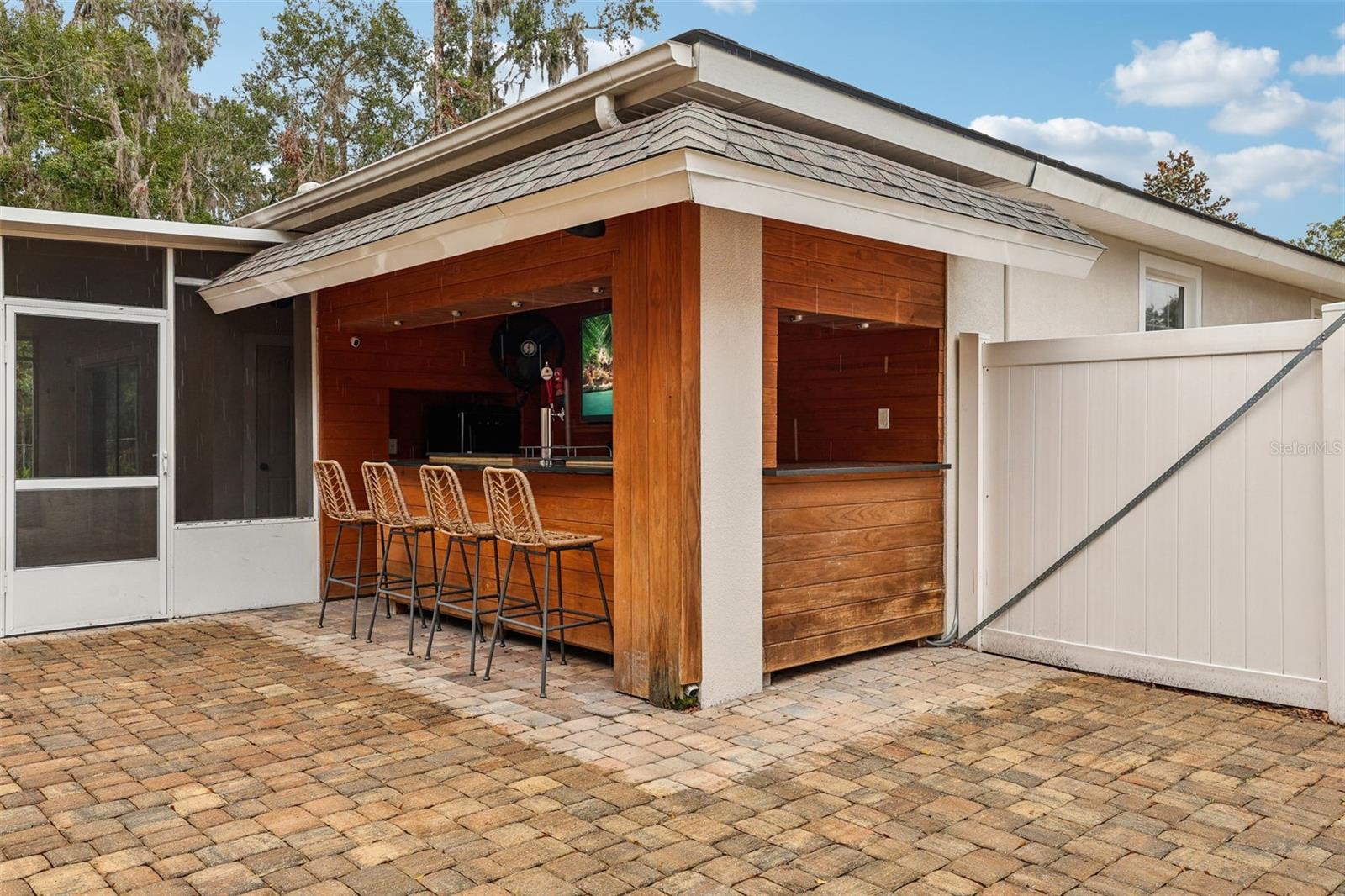 617 W UNIVERSITY AVE, DELAND, FL, 32720