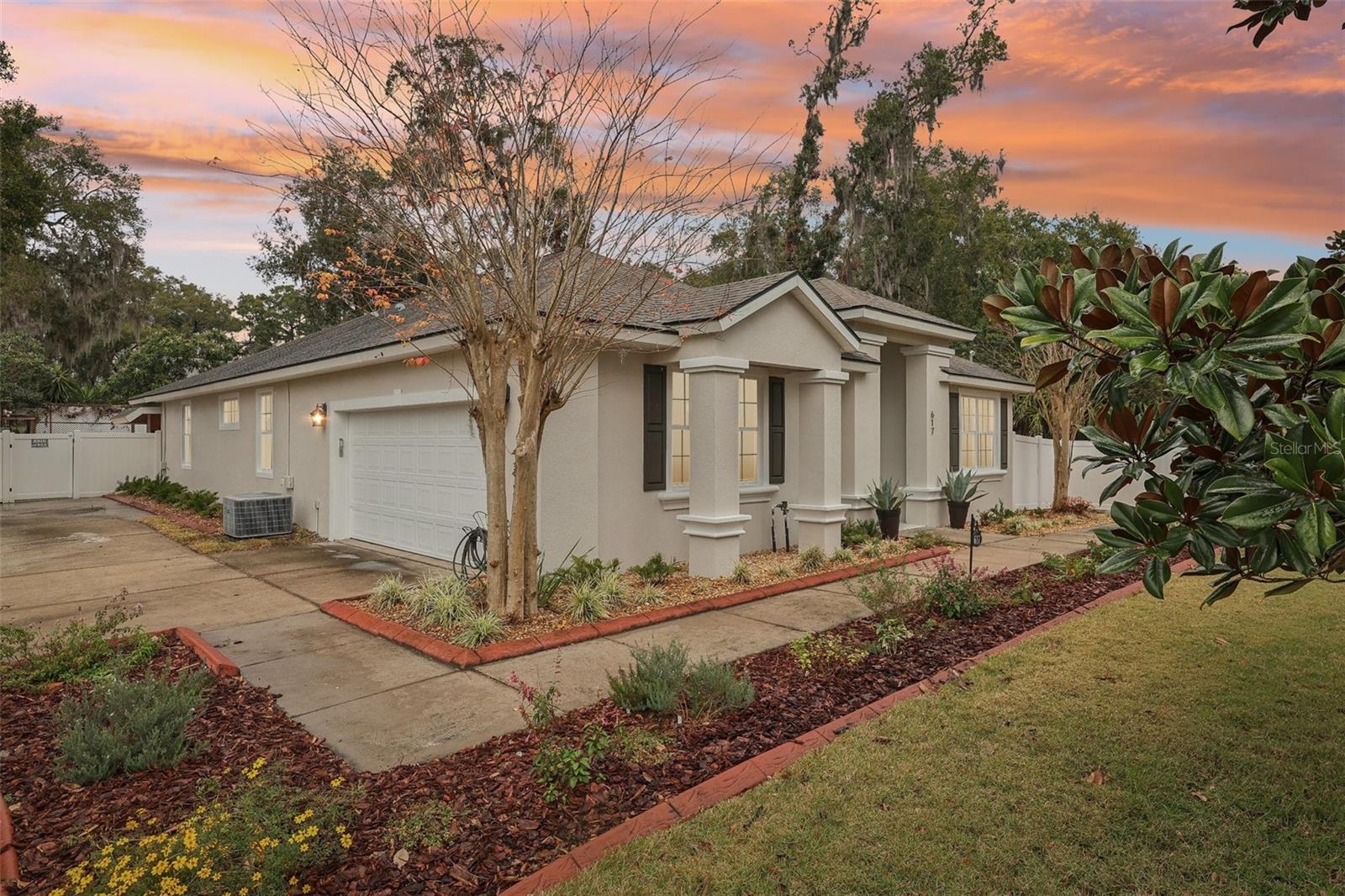 617 W UNIVERSITY AVE, DELAND, FL, 32720