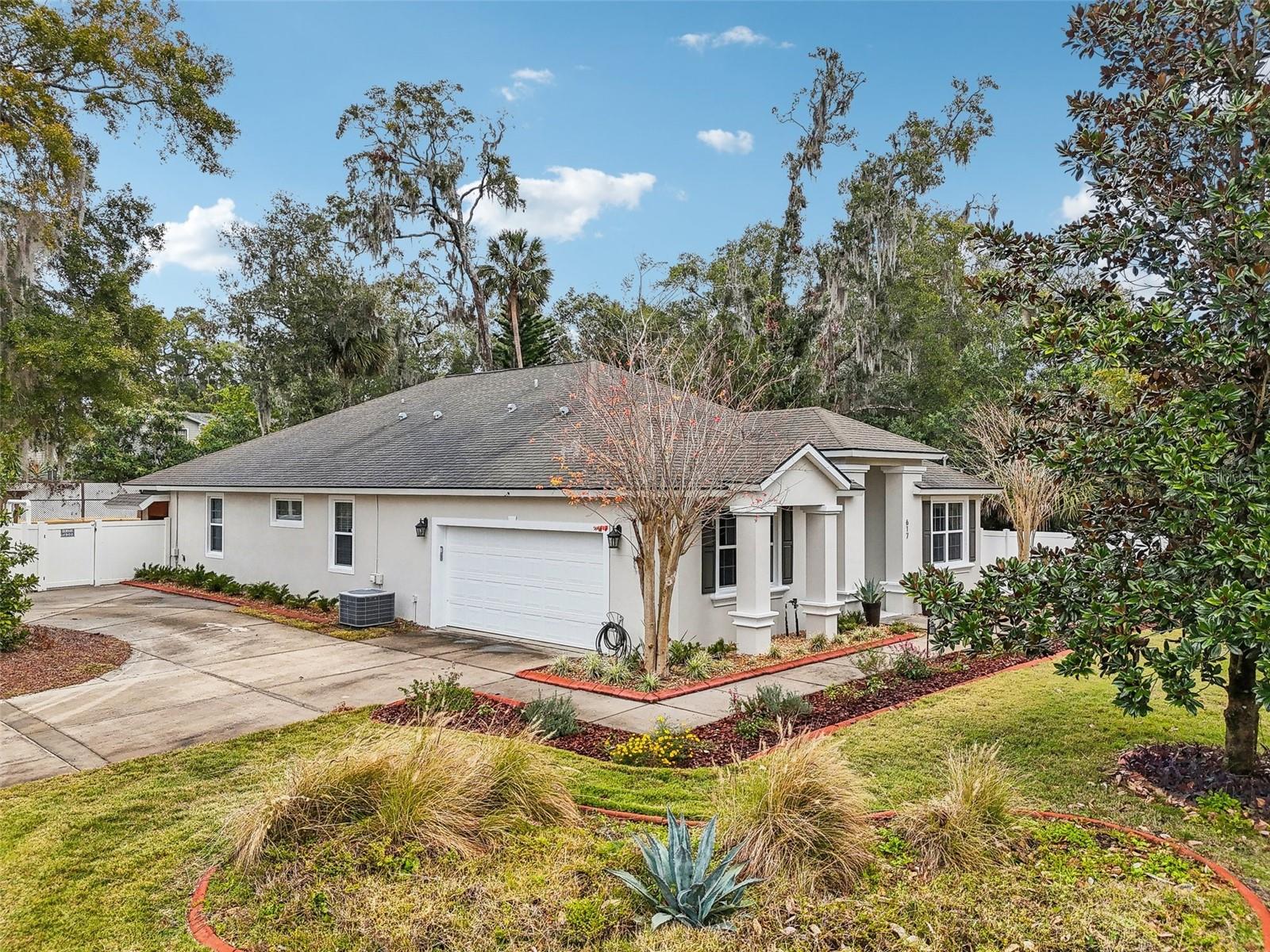 617 W UNIVERSITY AVE, DELAND, FL, 32720