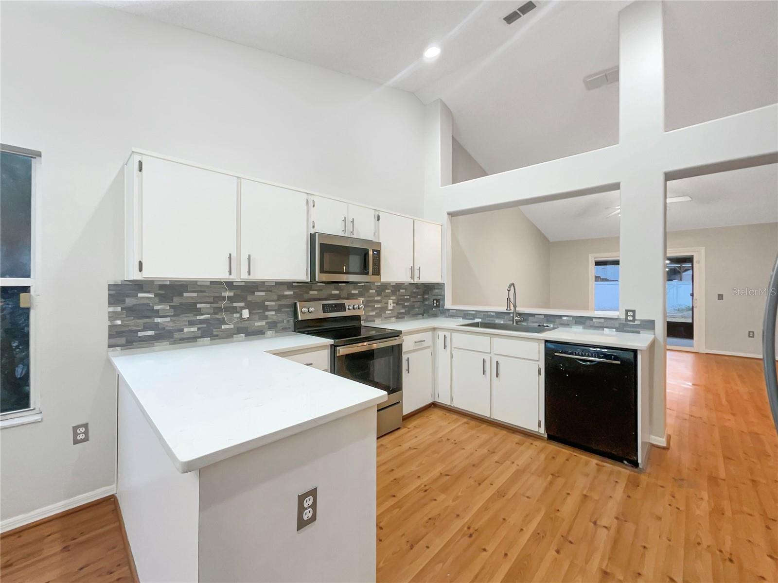 311 SILVER PINE DR, LAKE MARY, FL, 32746