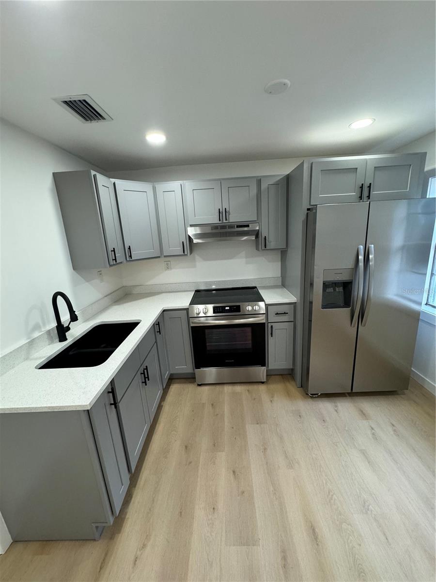 915 E 20TH AVE, TAMPA, FL, 33605