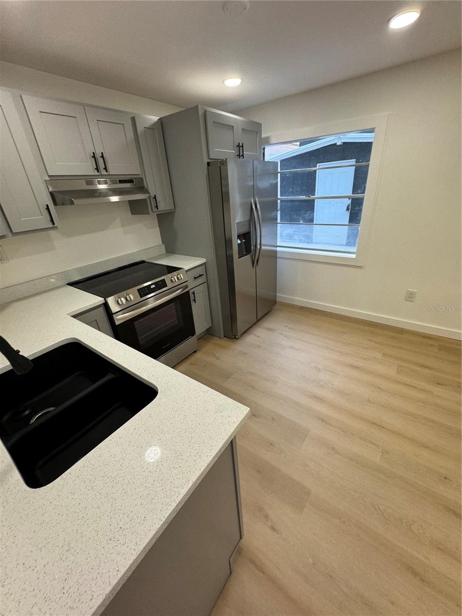 915 E 20TH AVE, TAMPA, FL, 33605