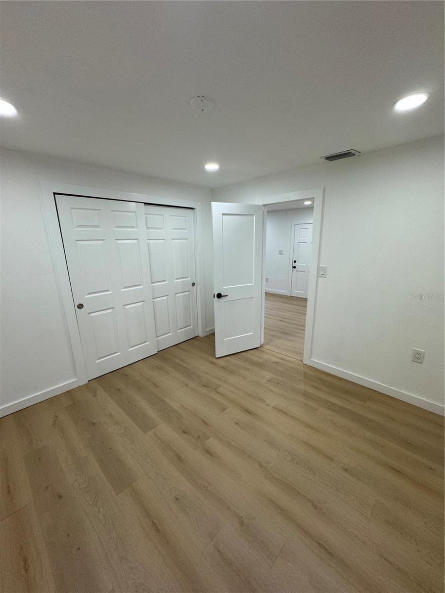 915 E 20TH AVE, TAMPA, FL, 33605
