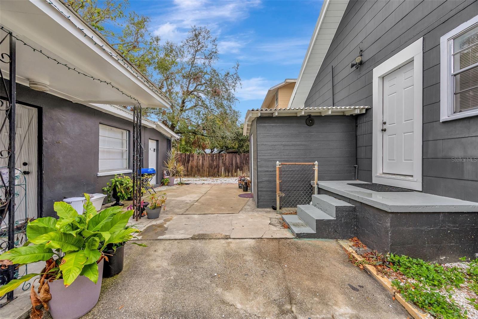 915 E 20TH AVE, TAMPA, FL, 33605
