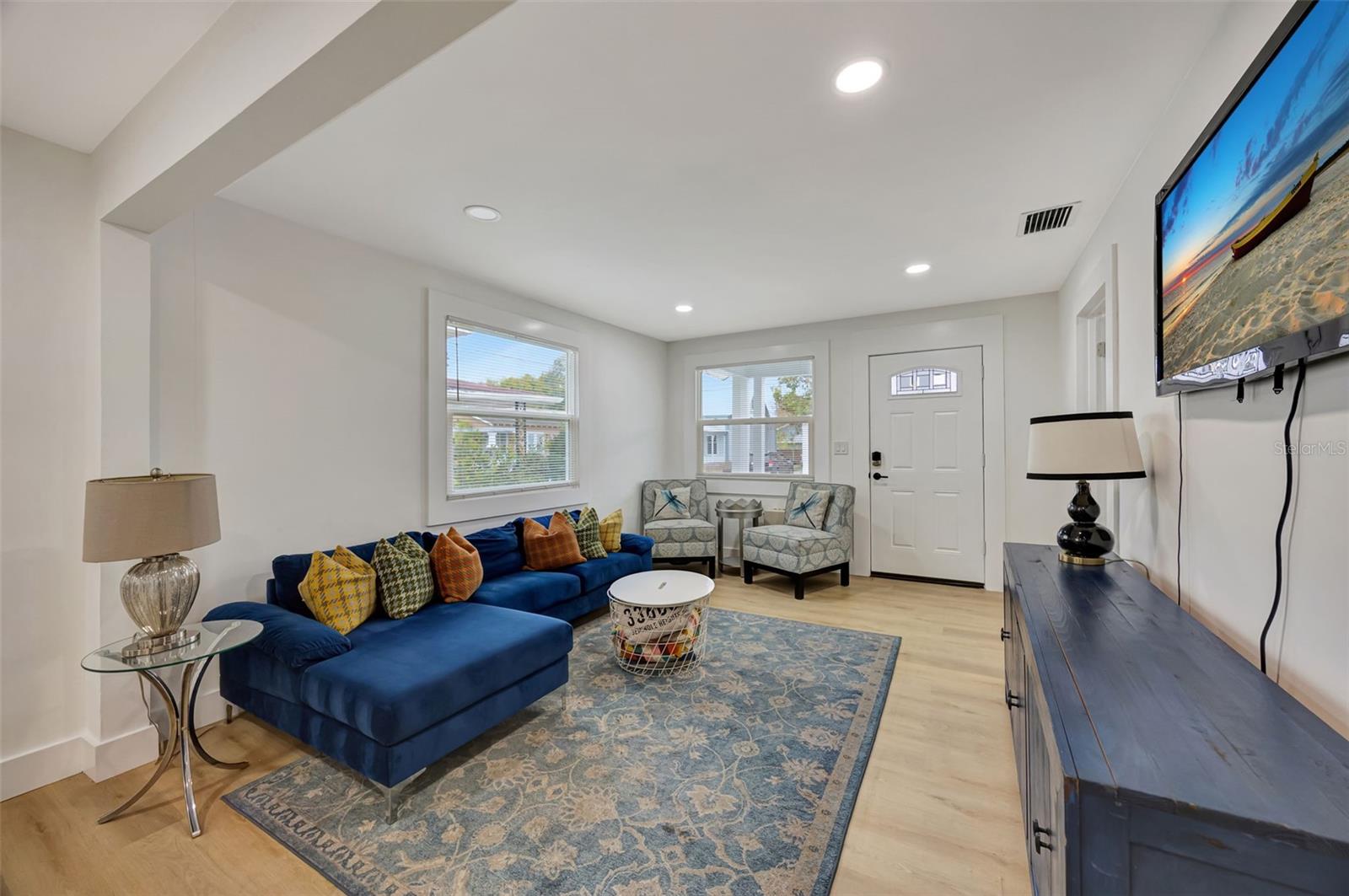 915 E 20TH AVE, TAMPA, FL, 33605