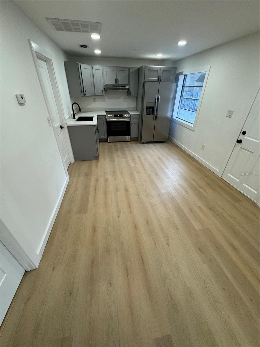915 E 20TH AVE, TAMPA, FL, 33605