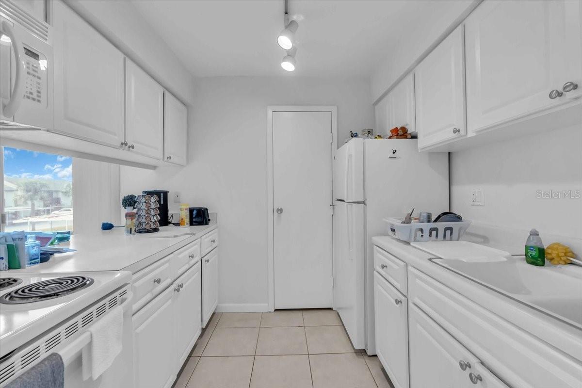 2701 HIDDEN LAKE DR N #E, SARASOTA, FL, 34237