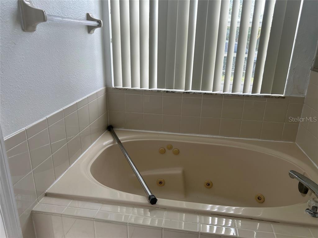 212 ABBOTSBURY DR, KISSIMMEE, FL, 34758