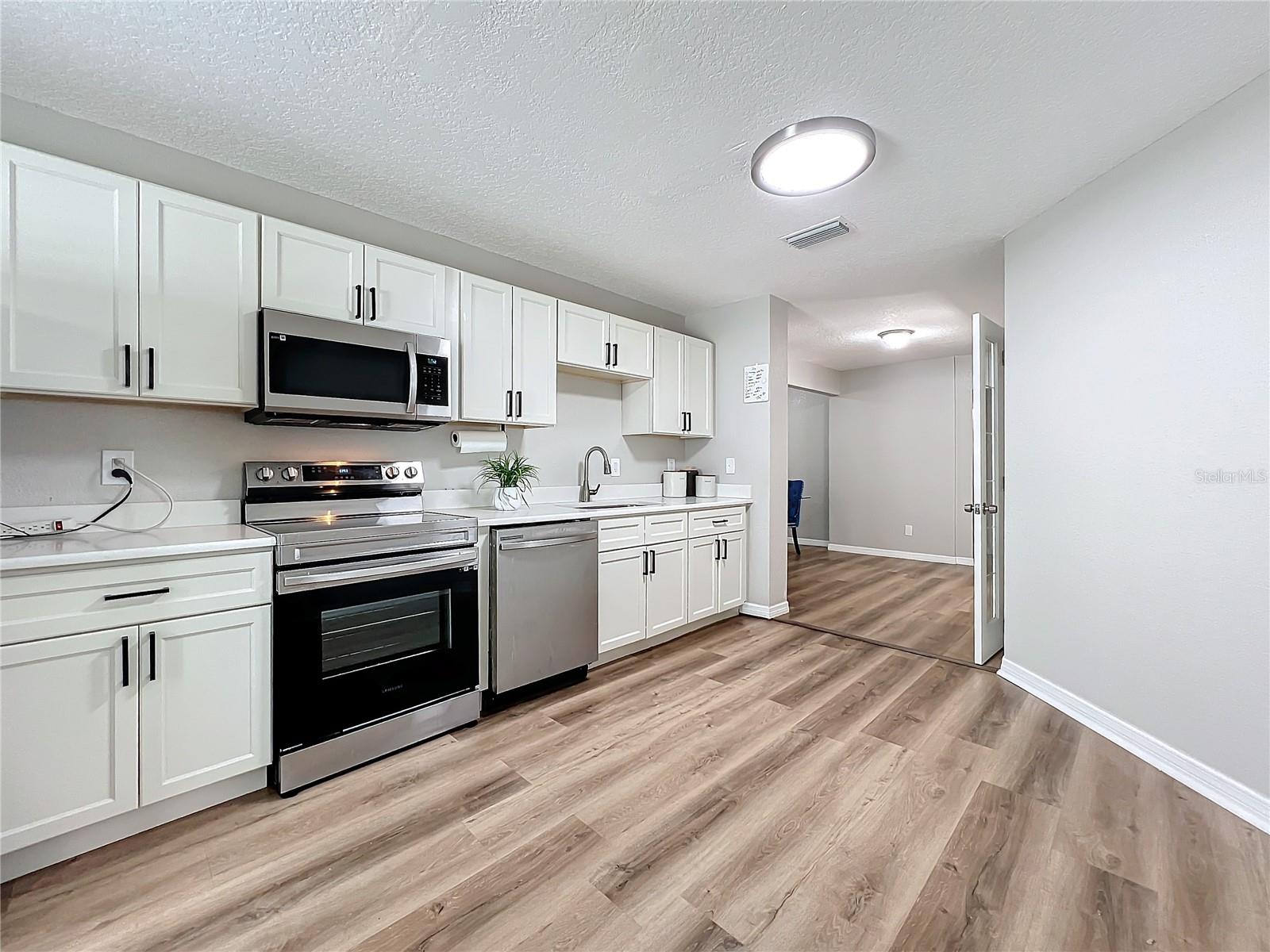 1805 JEFFERSON DR, MOUNT DORA, FL, 32757