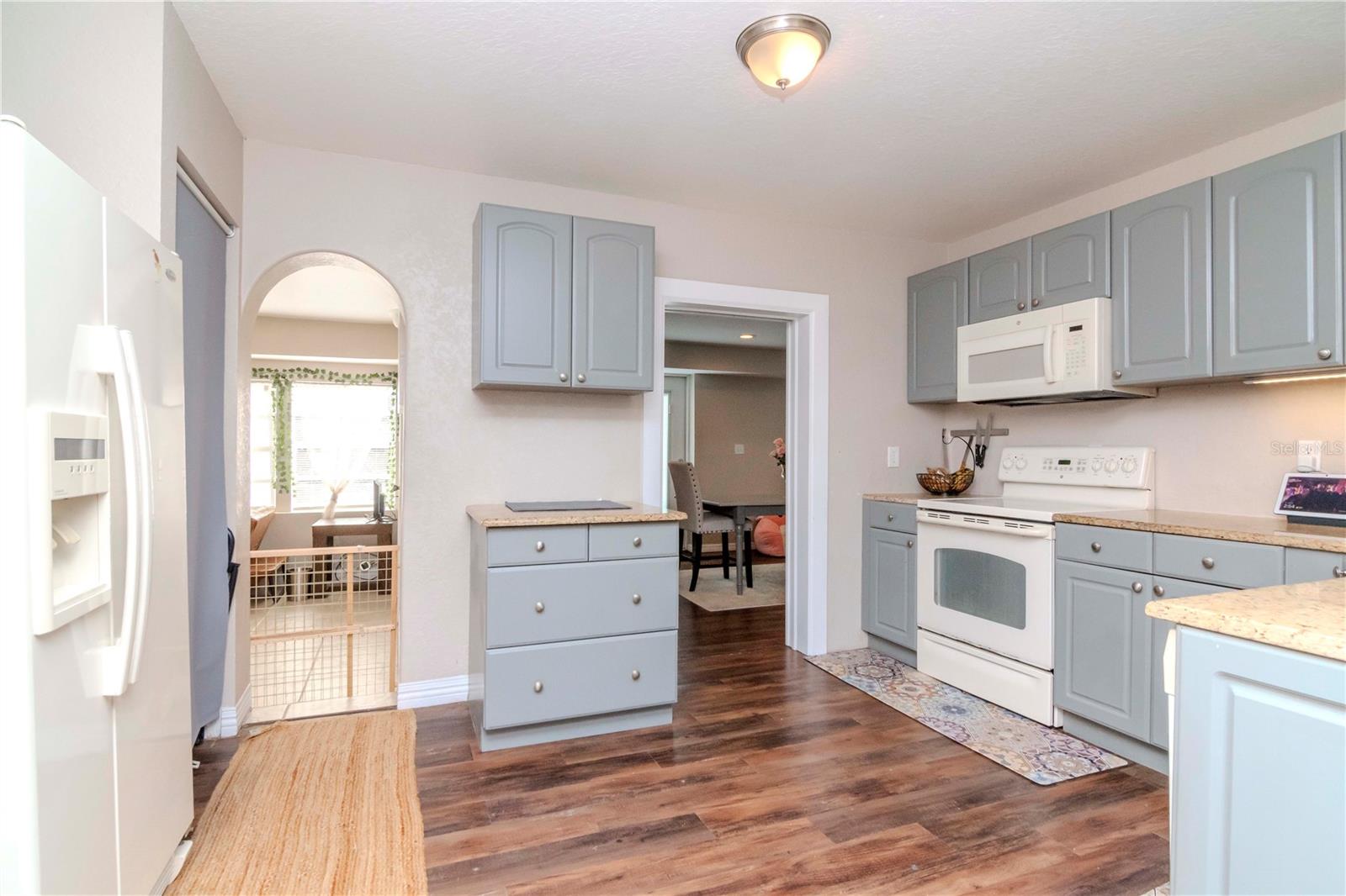 38214 JENDRAL AVE, ZEPHYRHILLS, FL, 33542