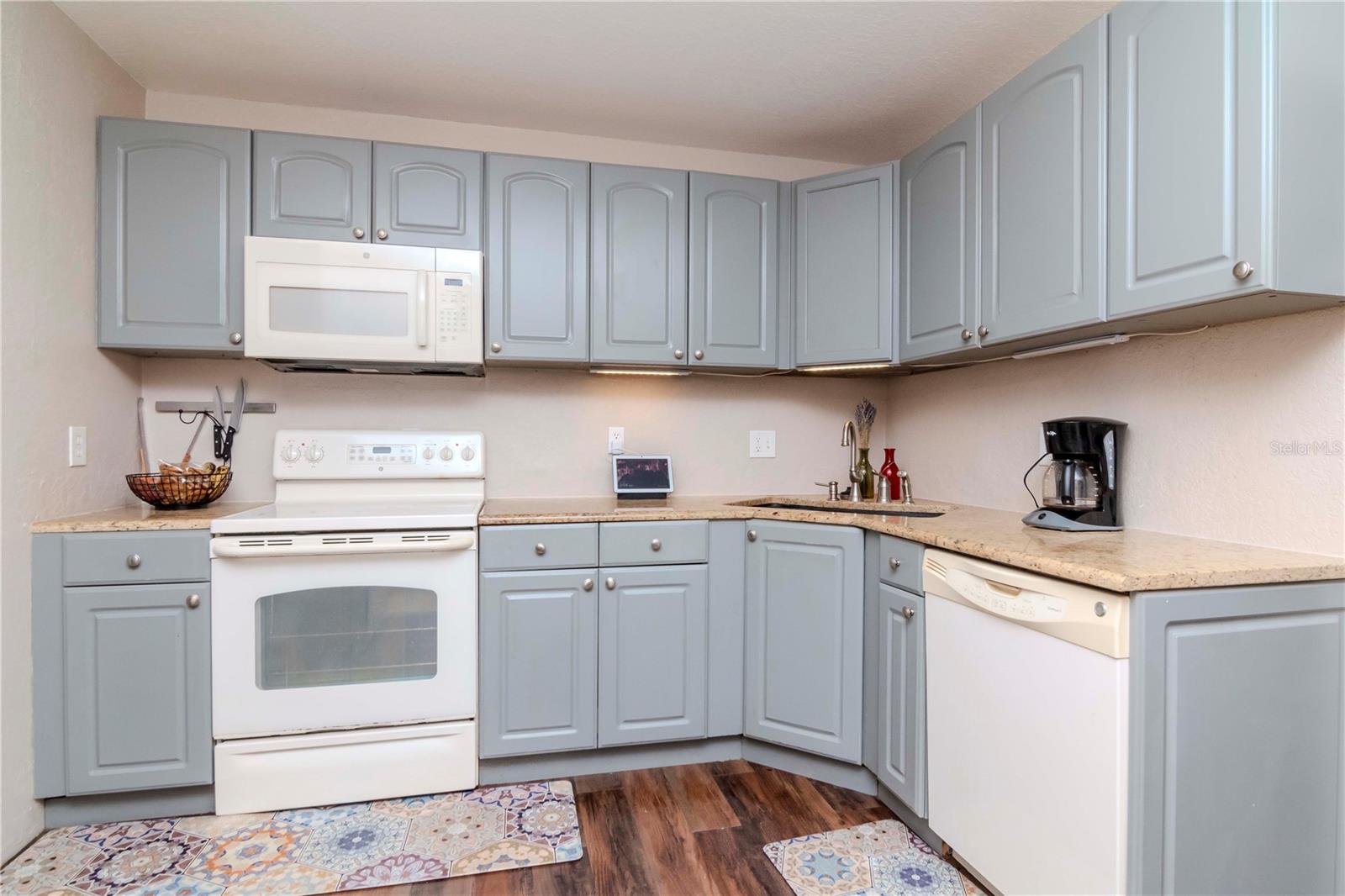 38214 JENDRAL AVE, ZEPHYRHILLS, FL, 33542