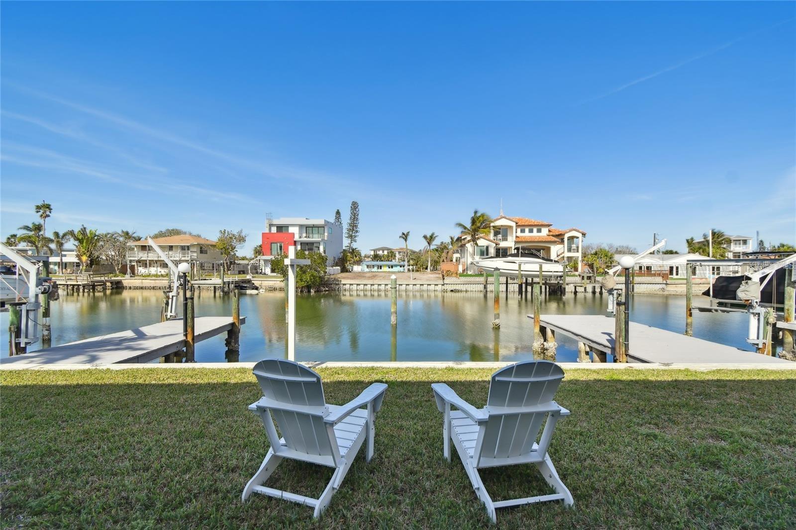 380 137TH AVENUE CIR, MADEIRA BEACH, FL, 33708