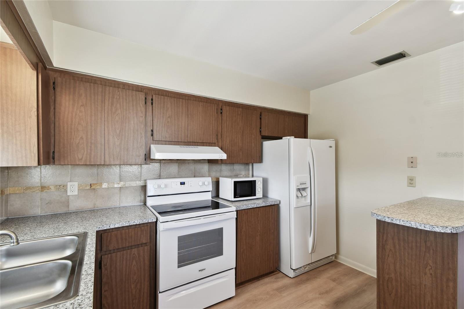 380 137TH AVENUE CIR, MADEIRA BEACH, FL, 33708
