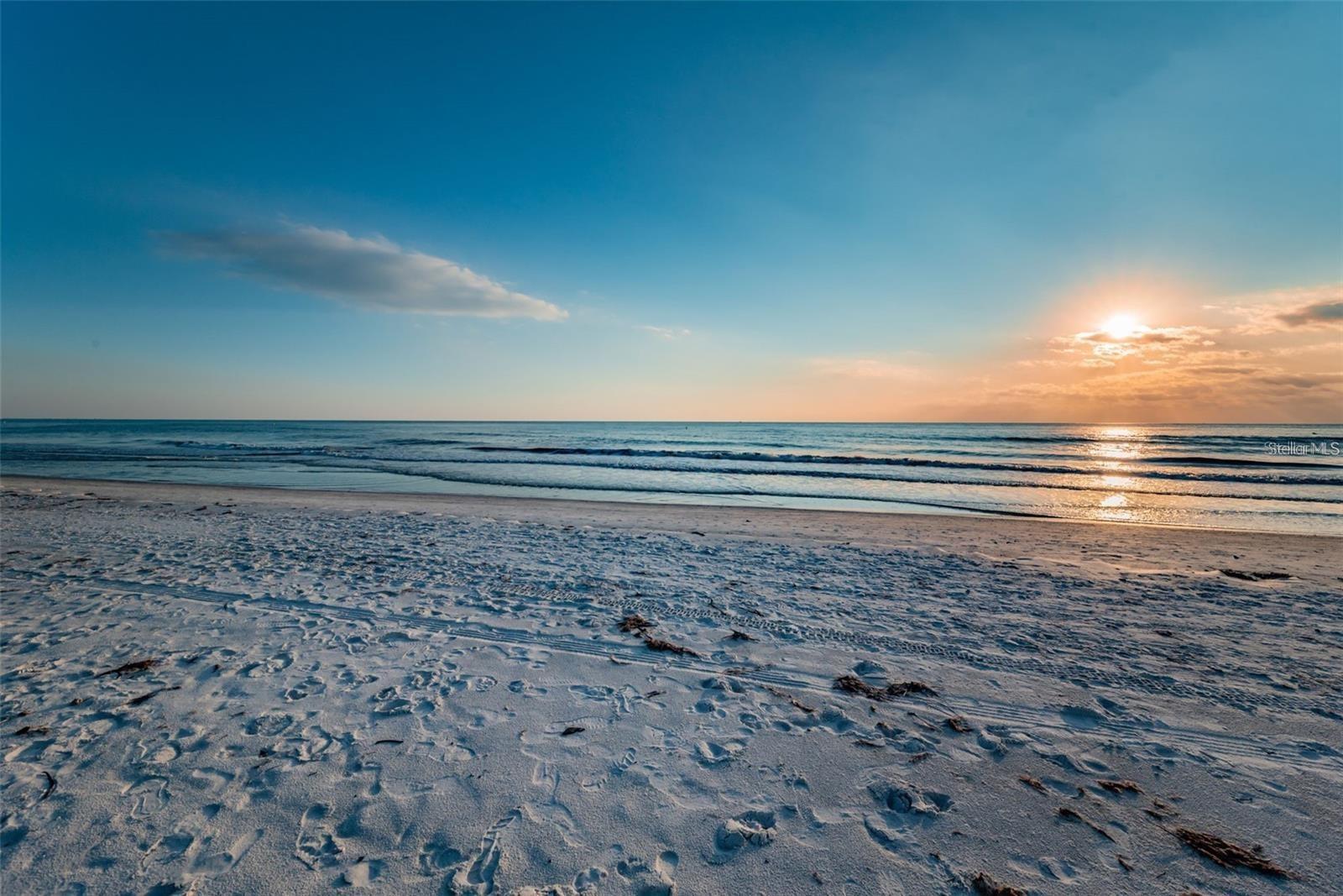 380 137TH AVENUE CIR, MADEIRA BEACH, FL, 33708