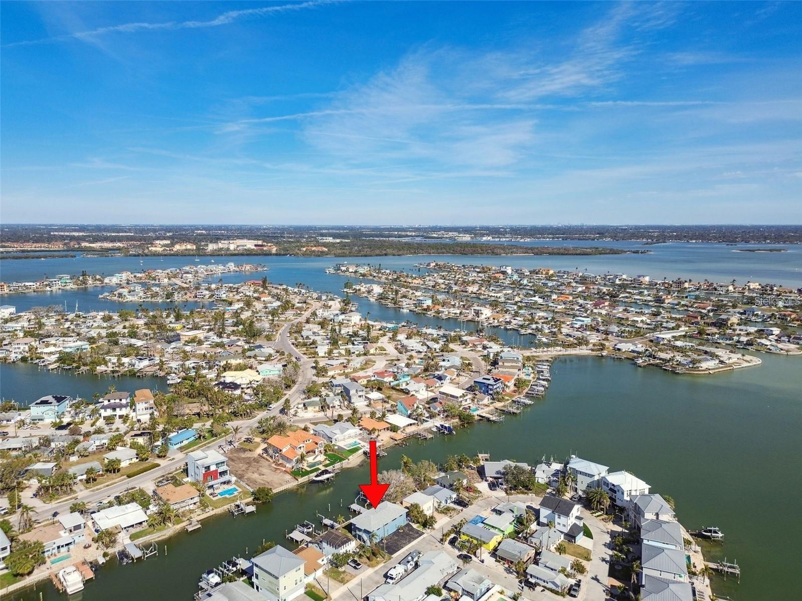 380 137TH AVENUE CIR, MADEIRA BEACH, FL, 33708