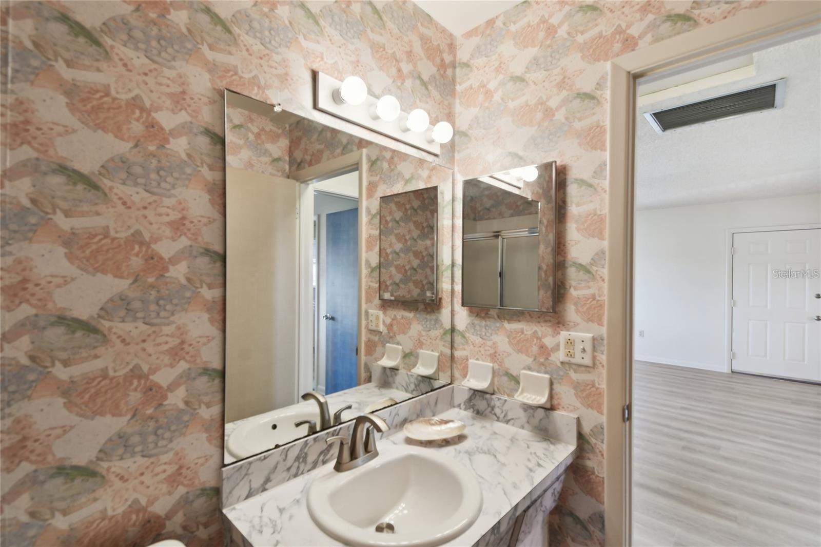380 137TH AVENUE CIR, MADEIRA BEACH, FL, 33708