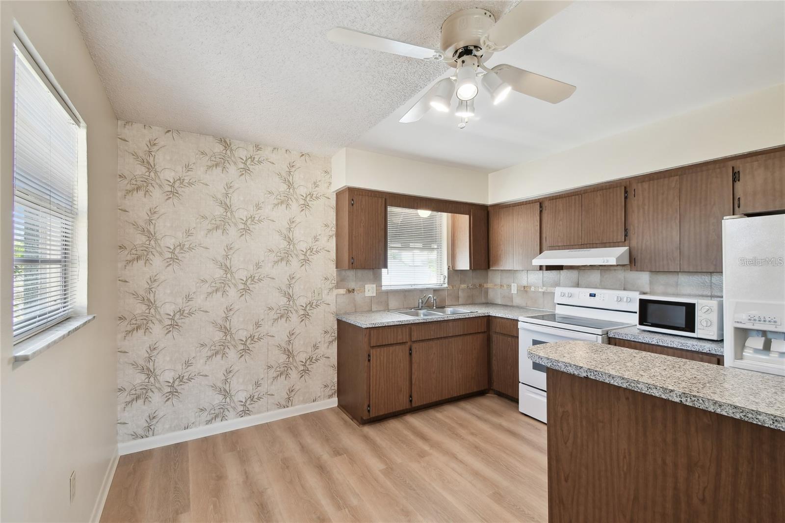 380 137TH AVENUE CIR, MADEIRA BEACH, FL, 33708