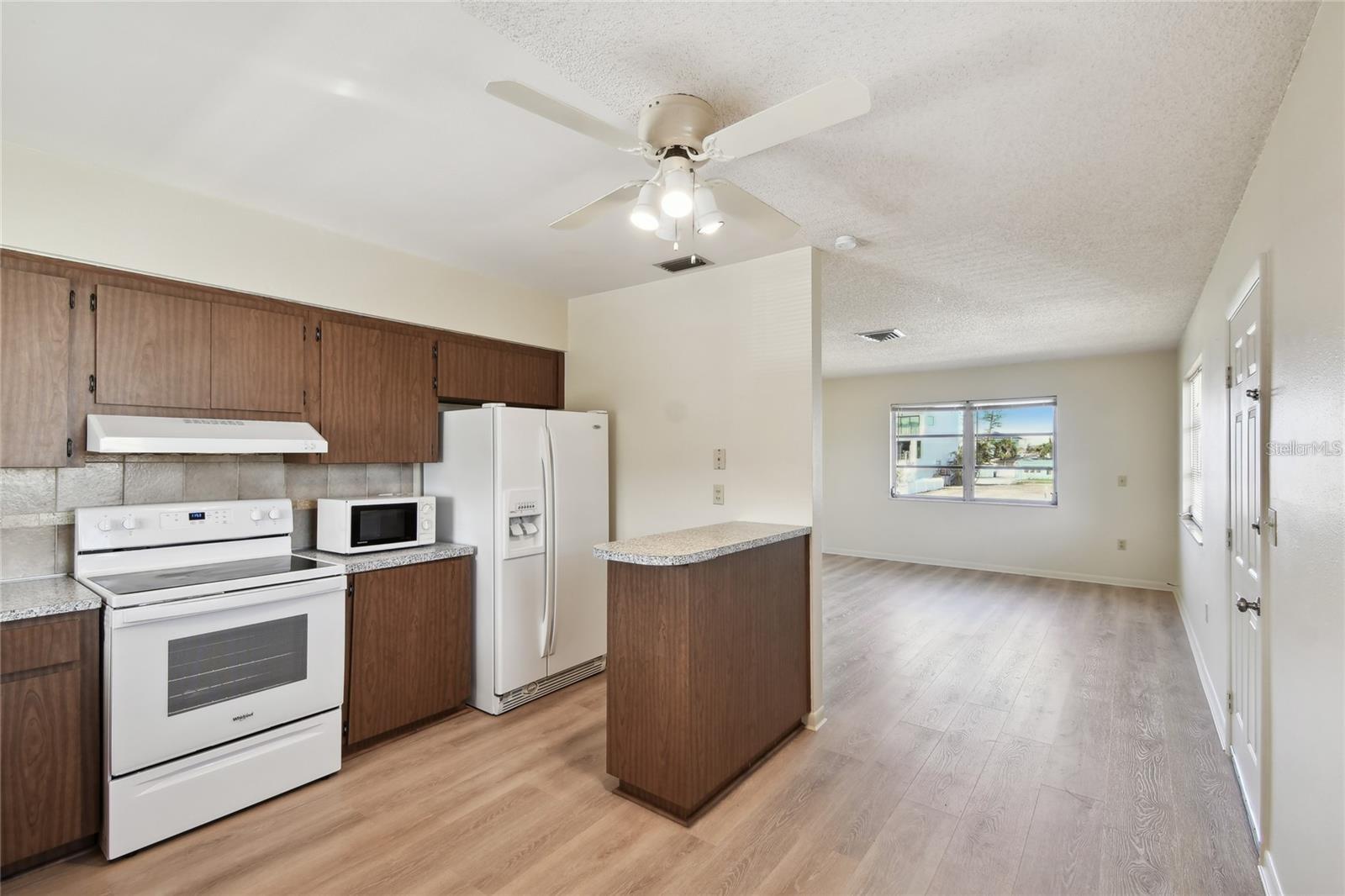 380 137TH AVENUE CIR, MADEIRA BEACH, FL, 33708
