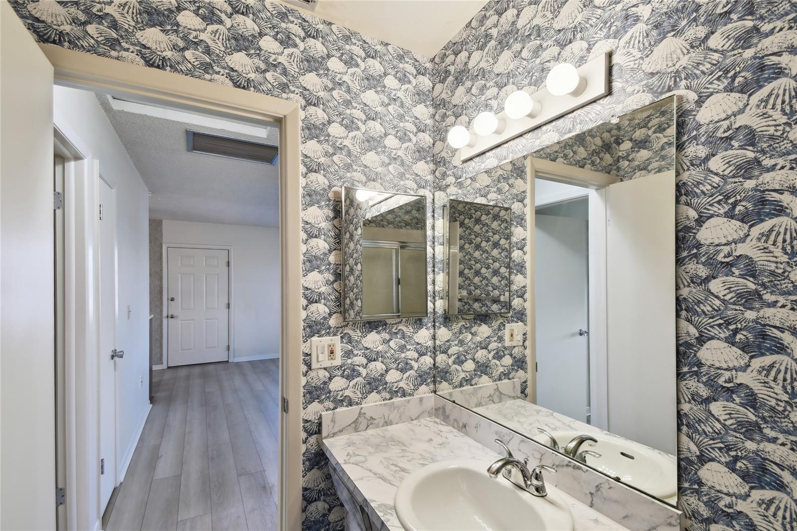 380 137TH AVENUE CIR, MADEIRA BEACH, FL, 33708