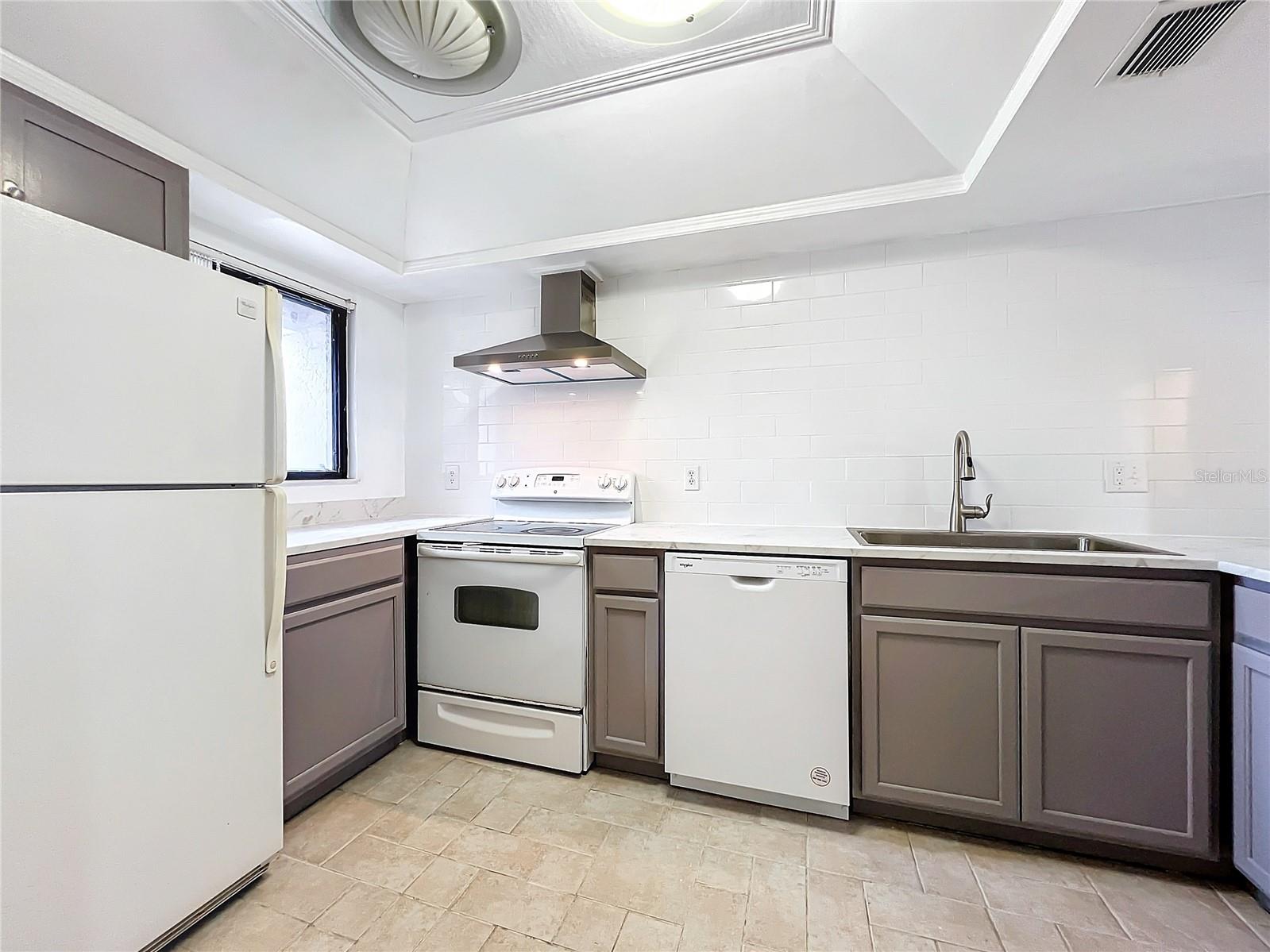 5381 VINELAND RD #S, ORLANDO, FL, 32811