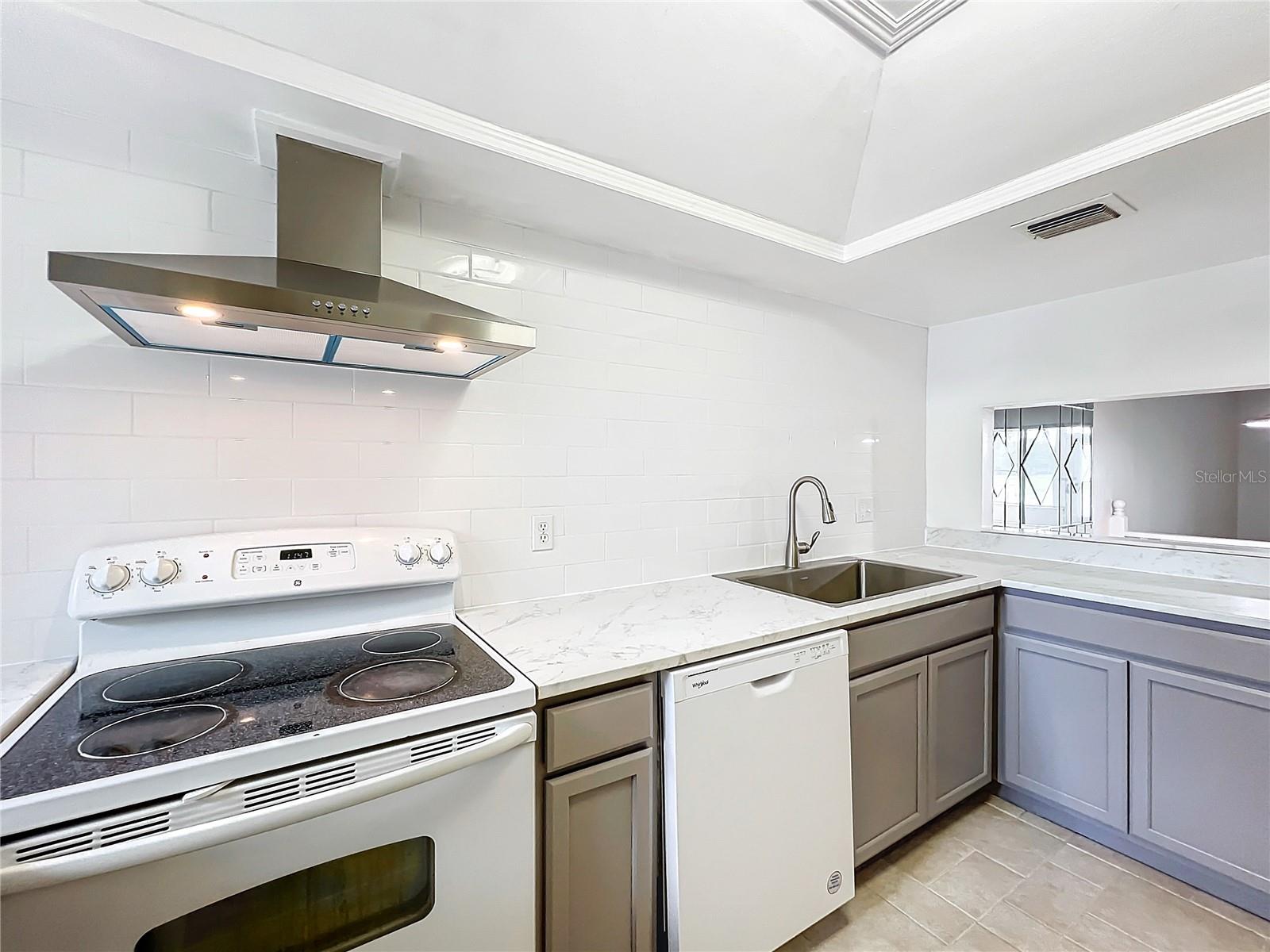 5381 VINELAND RD #S, ORLANDO, FL, 32811