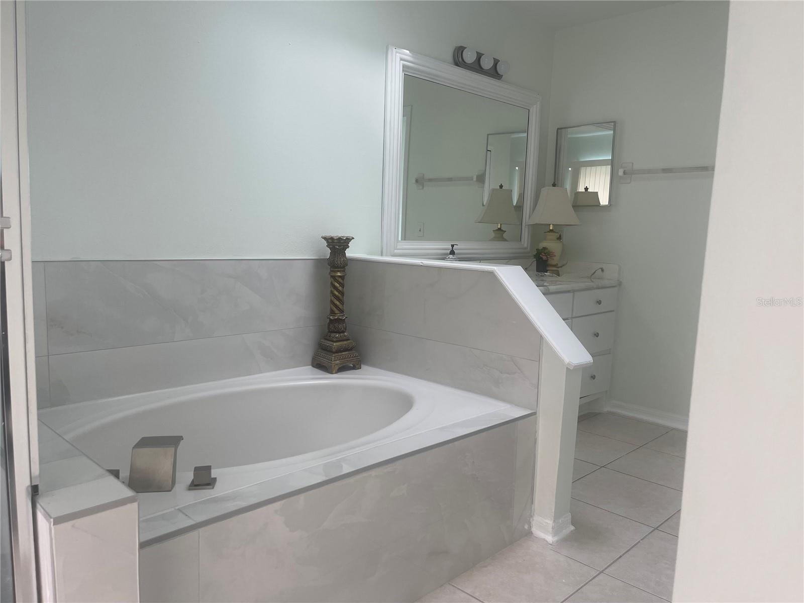 2335 QUEENSWOOD CIR, KISSIMMEE, FL, 34743