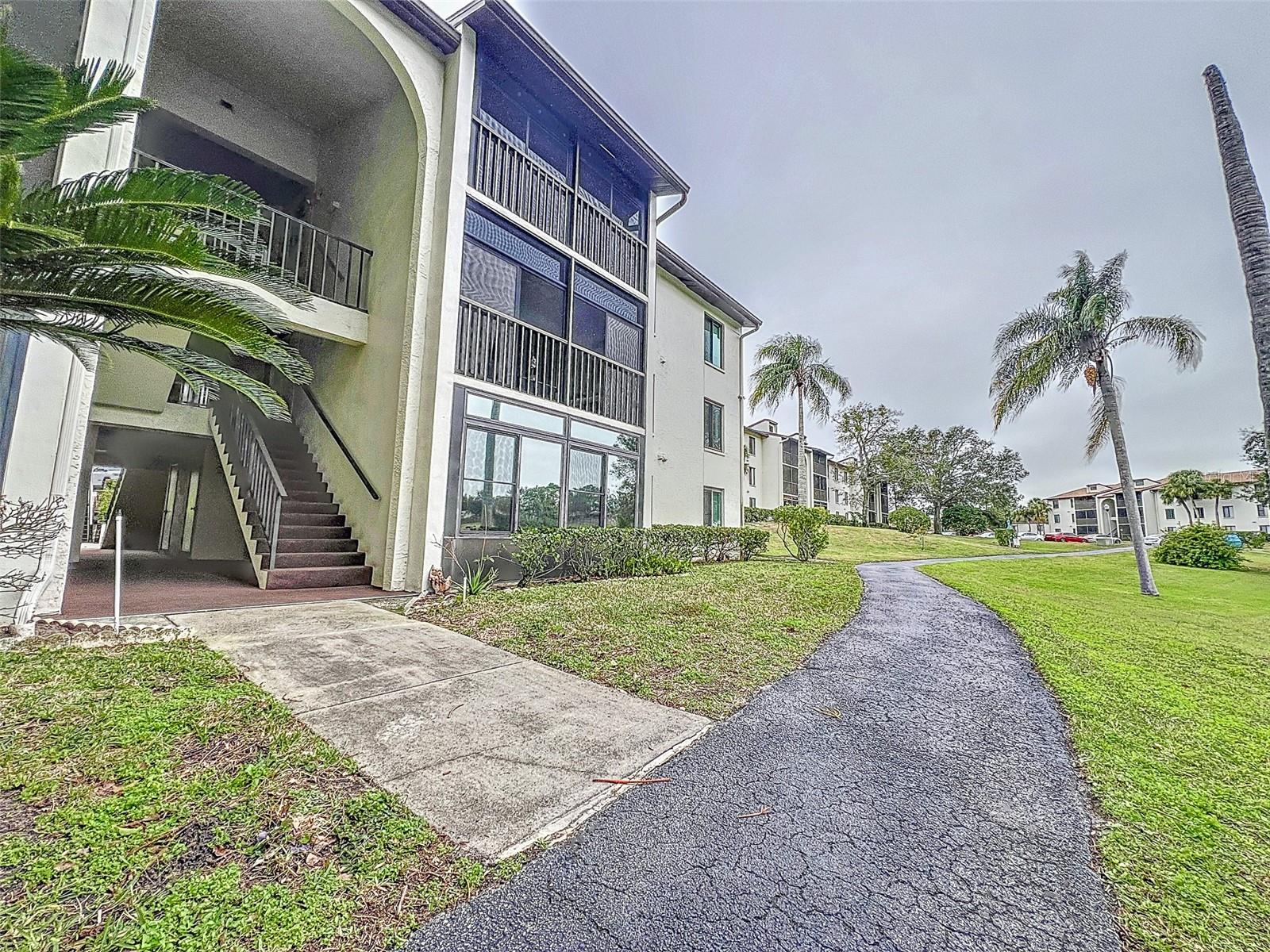 2677 PINE RIDGE WAY N #B2, PALM HARBOR, FL, 34684