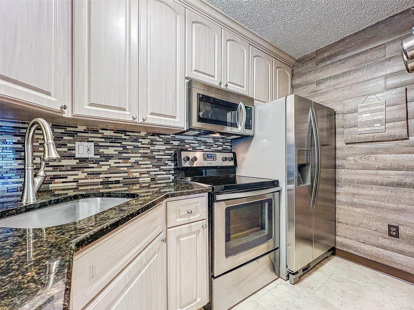 2677 PINE RIDGE WAY N #B2, PALM HARBOR, FL, 34684