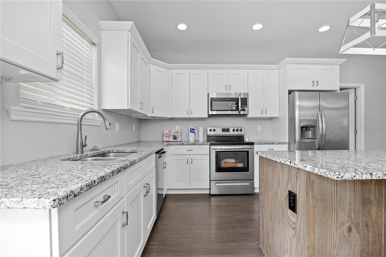 576 SW KIRBY AVE, LAKE CITY, FL, 32024