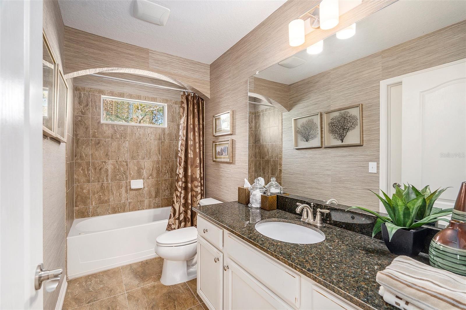 5701 S MACDILL AVE, TAMPA, FL, 33611