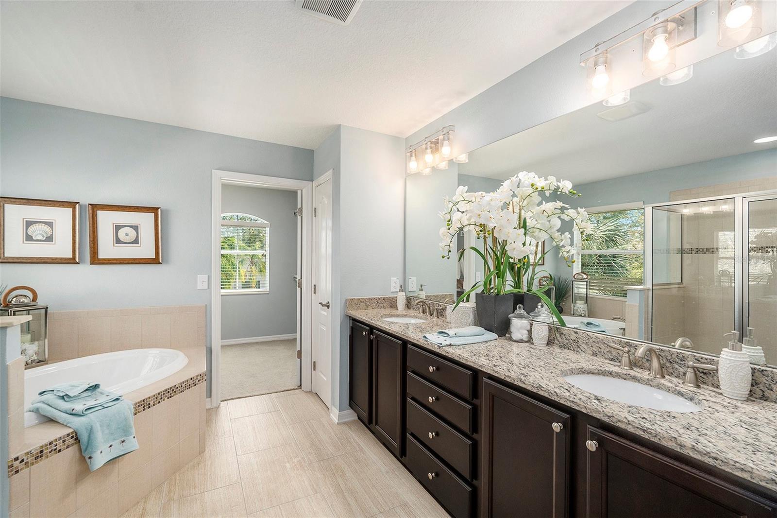 5701 S MACDILL AVE, TAMPA, FL, 33611