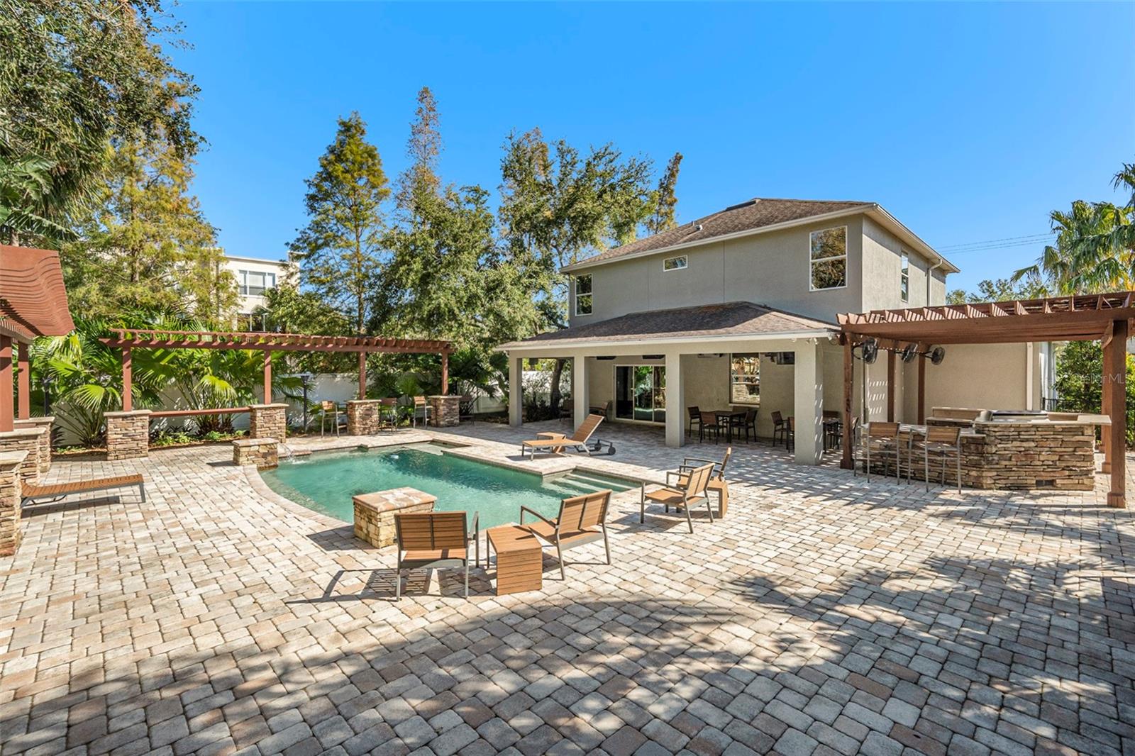 5701 S MACDILL AVE, TAMPA, FL, 33611