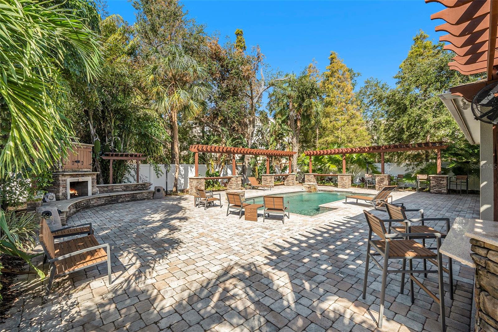 5701 S MACDILL AVE, TAMPA, FL, 33611