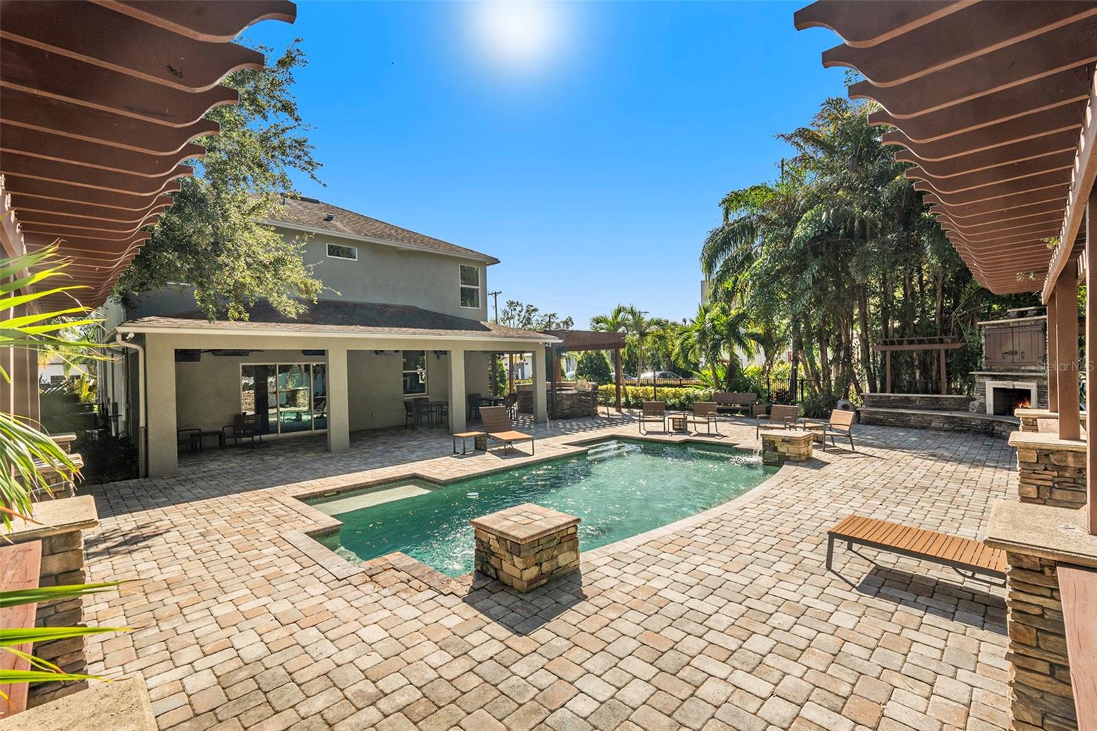 5701 S MACDILL AVE, TAMPA, FL, 33611