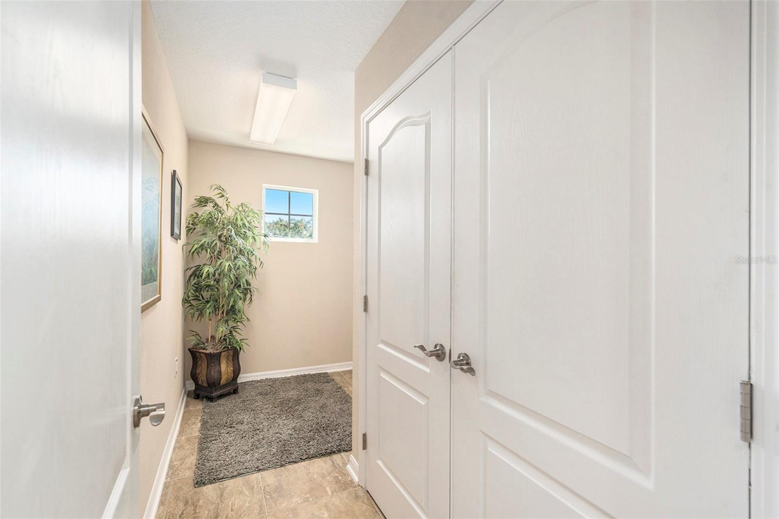 5701 S MACDILL AVE, TAMPA, FL, 33611
