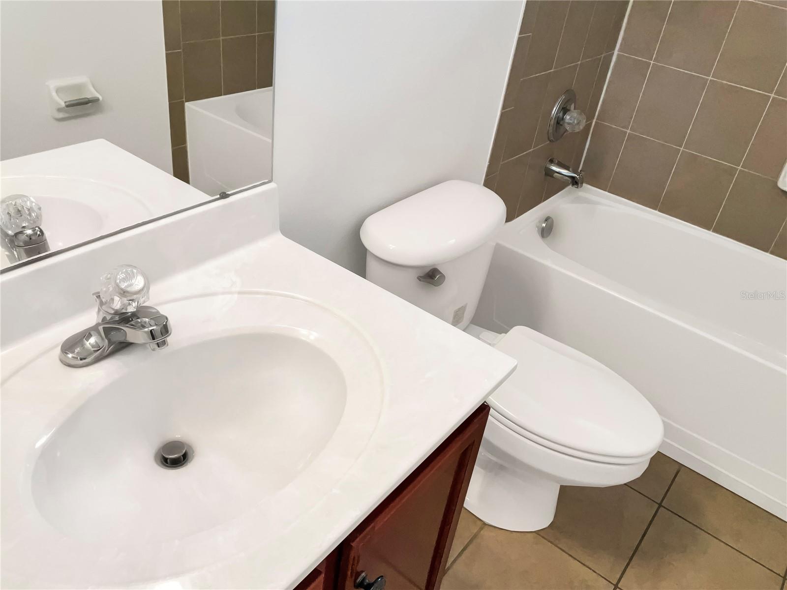 407 STONE BRIAR DR, RUSKIN, FL, 33570