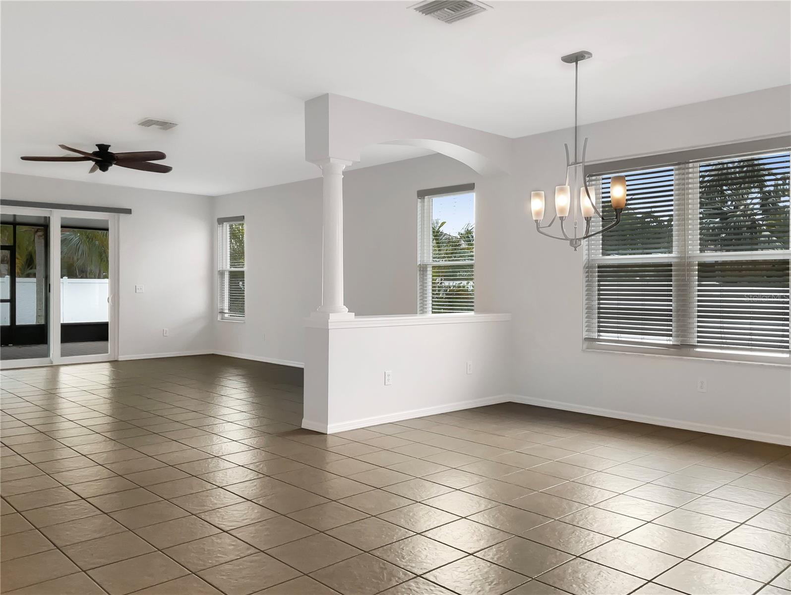 407 STONE BRIAR DR, RUSKIN, FL, 33570