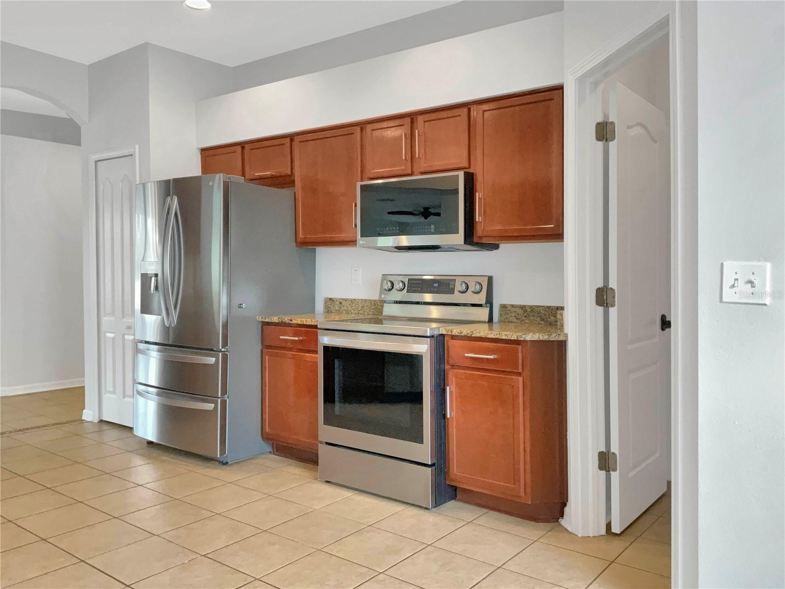 407 STONE BRIAR DR, RUSKIN, FL, 33570
