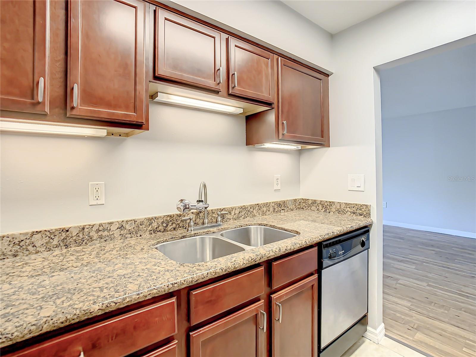 406 S CEDAR AVE #107, TAMPA, FL, 33606