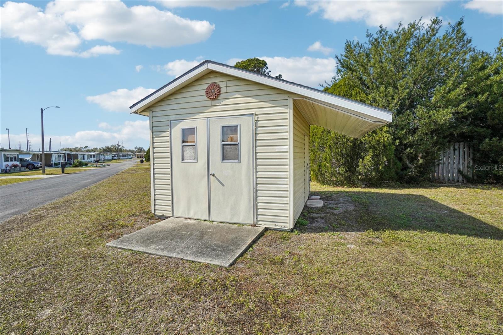 TB8342292 Property Photo