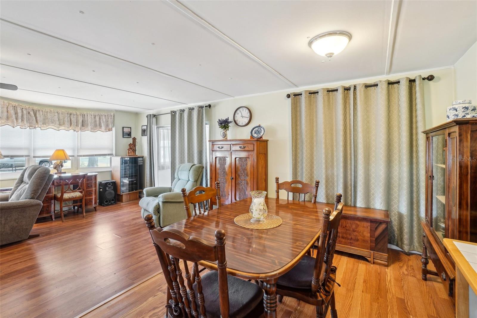 TB8342292 Property Photo