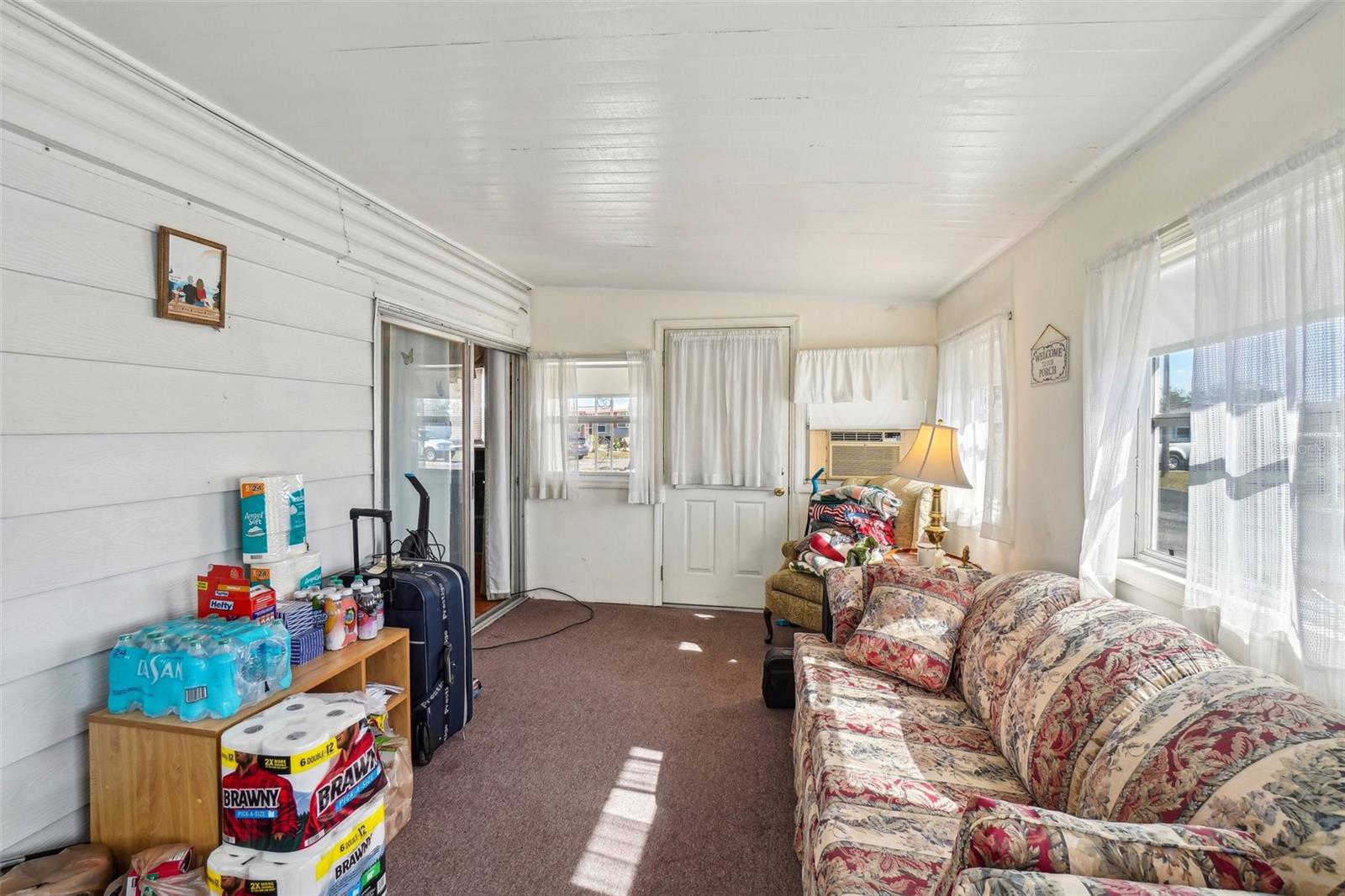 TB8342292 Property Photo