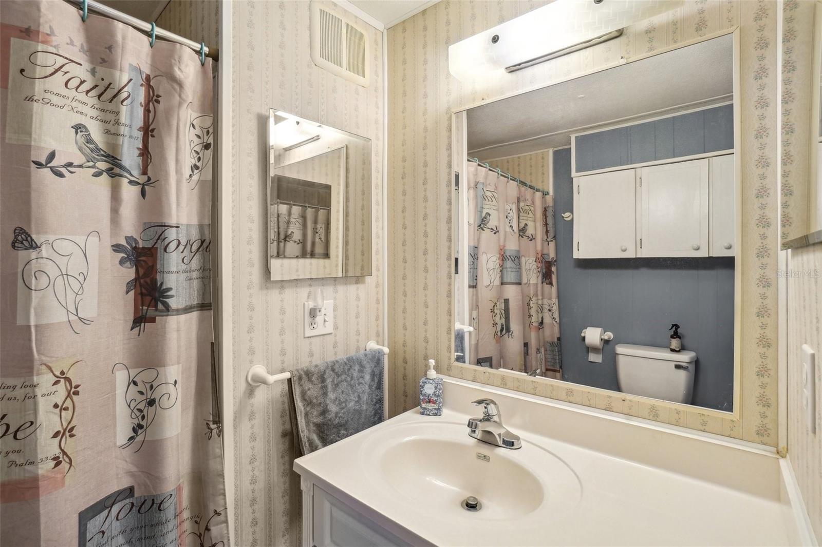 TB8342292 Property Photo