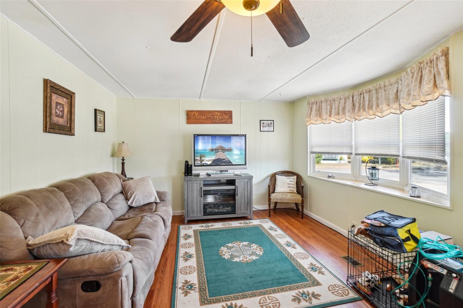 TB8342292 Property Photo