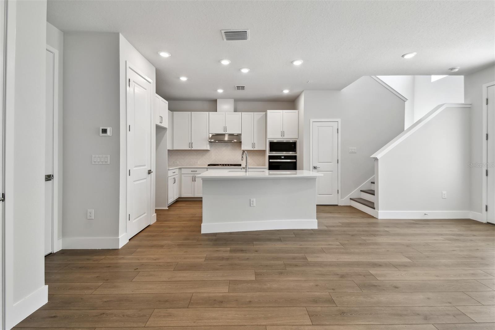 7205 SUTTON LN, SARASOTA, FL, 34240