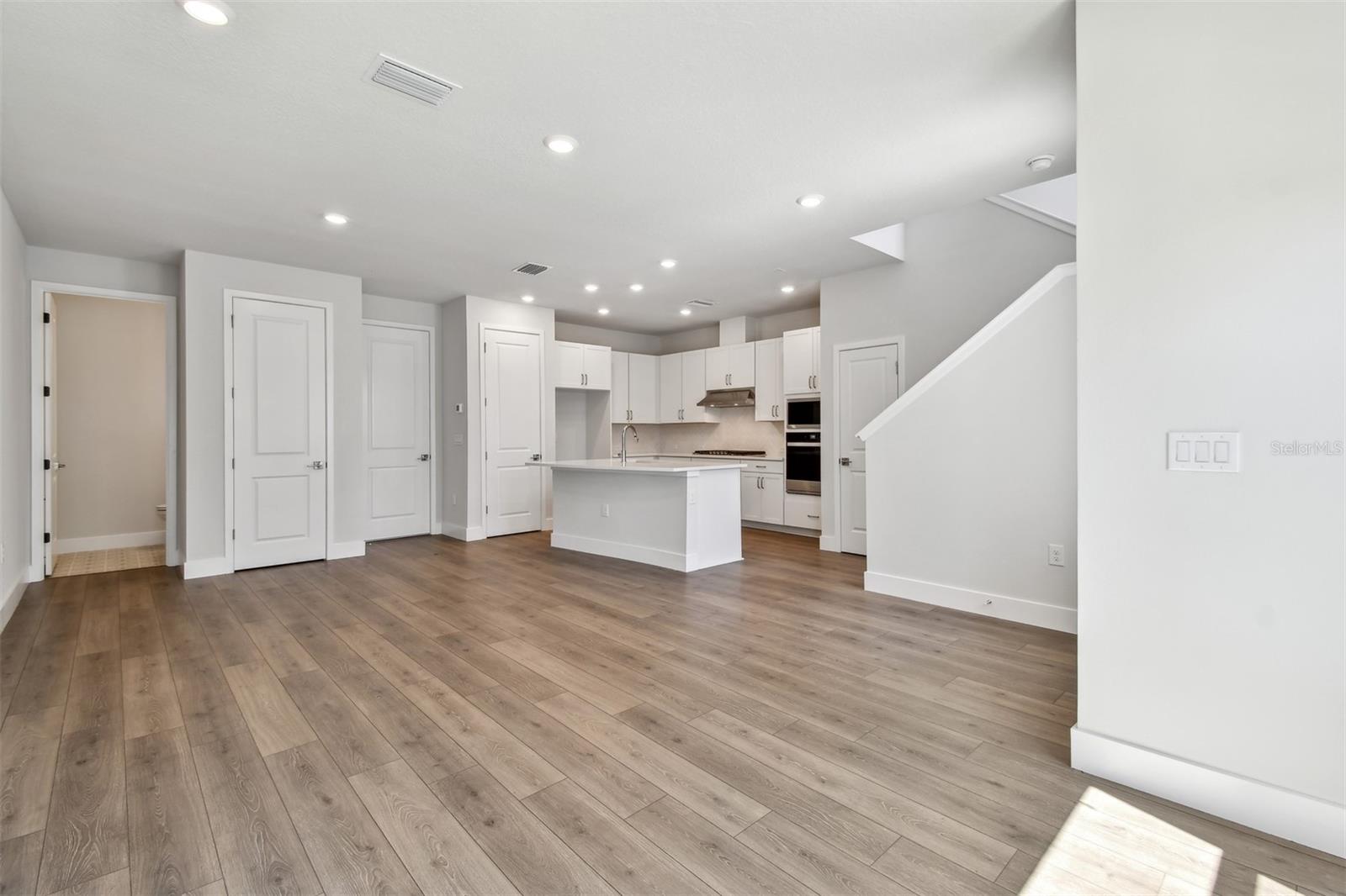 7205 SUTTON LN, SARASOTA, FL, 34240