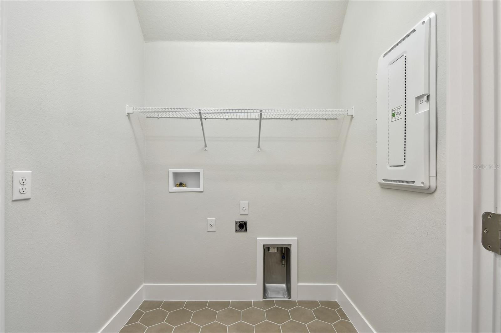 7205 SUTTON LN, SARASOTA, FL, 34240