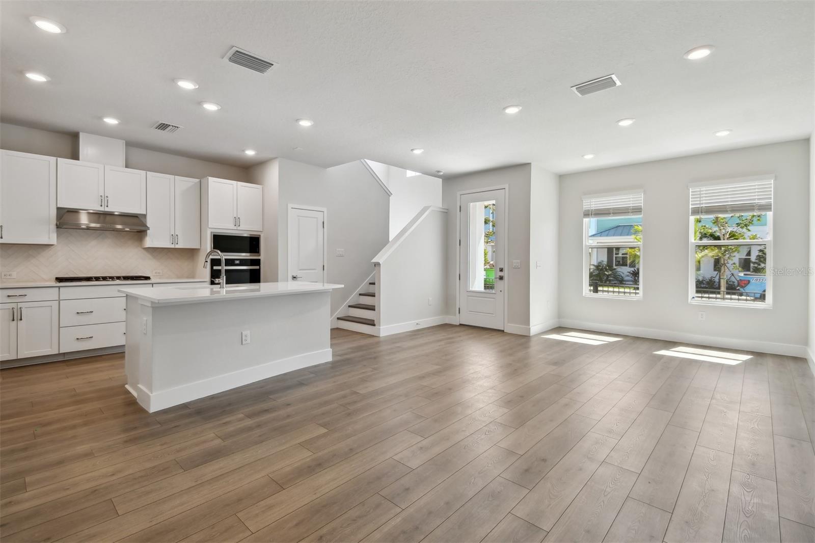 7205 SUTTON LN, SARASOTA, FL, 34240
