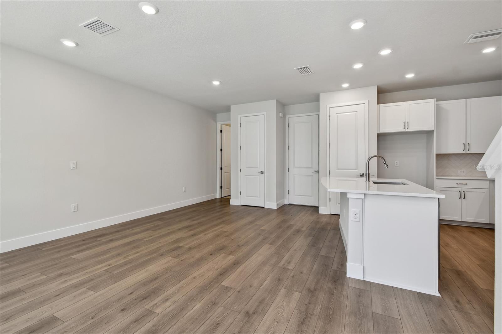 7205 SUTTON LN, SARASOTA, FL, 34240