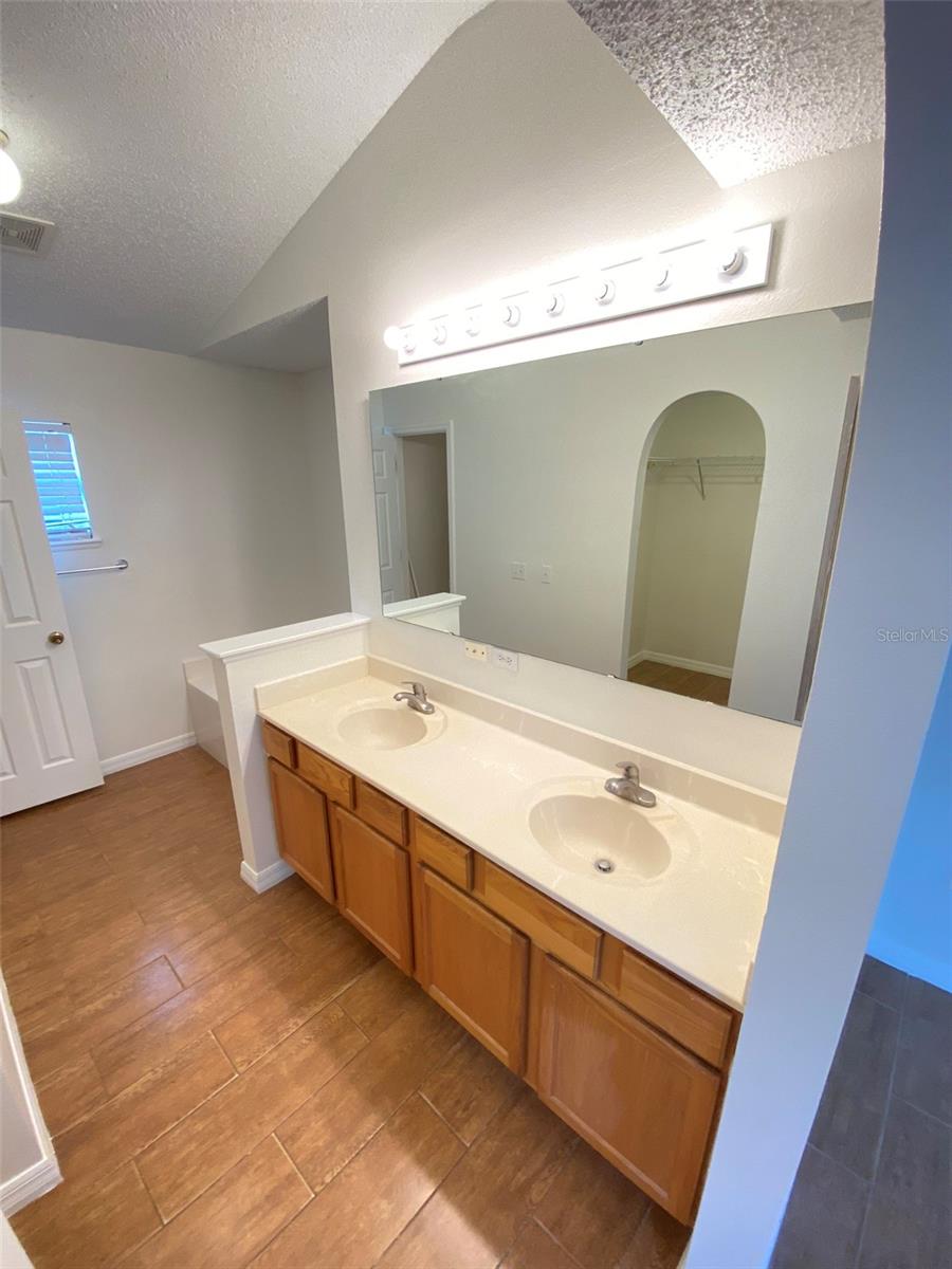 14018 ECON WOODS LN, ORLANDO, FL, 32826